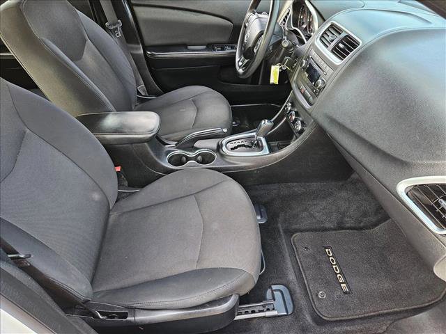 Used 2014 Dodge Avenger SE image 18