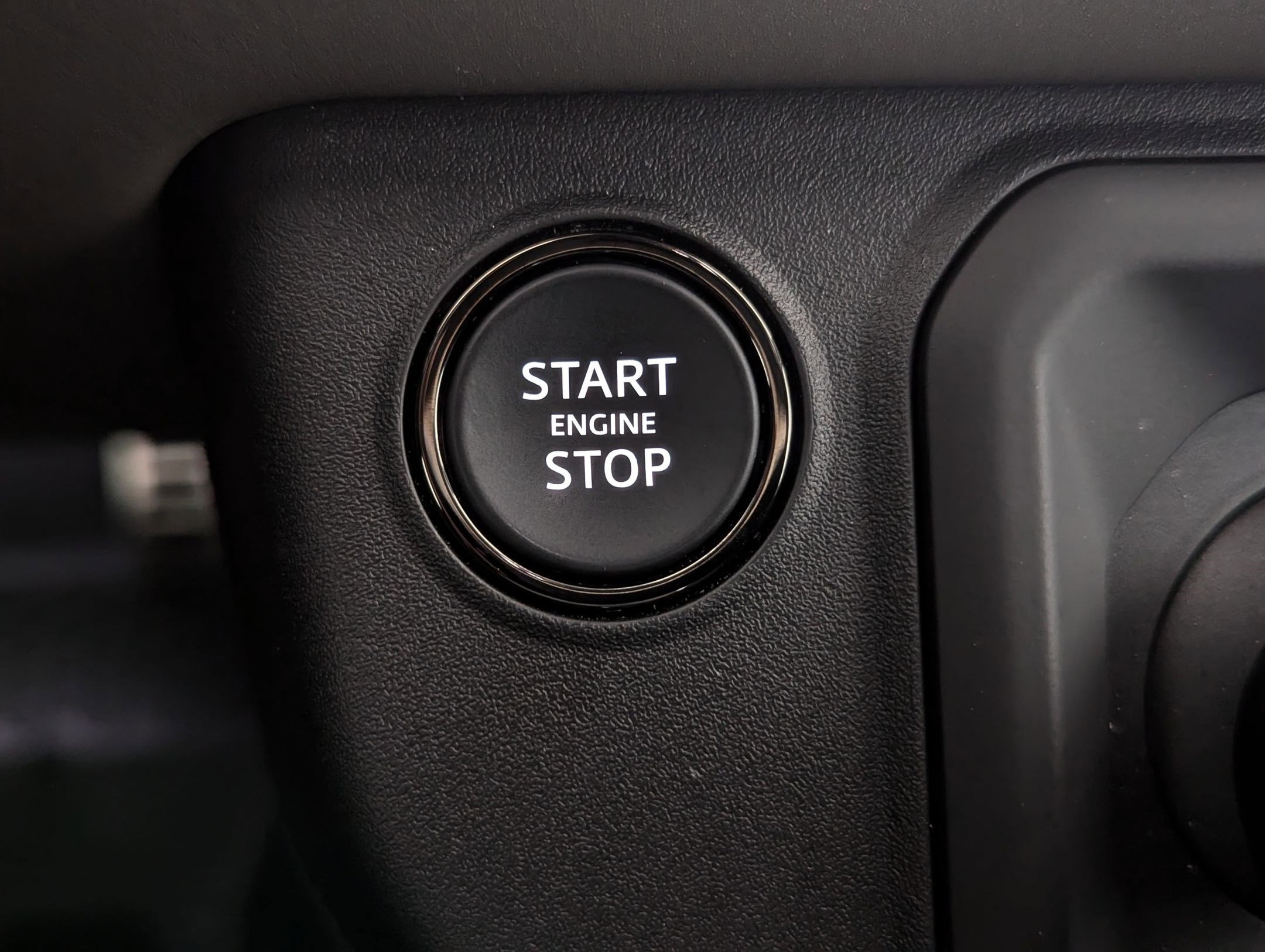 Certified 2025 Land Rover Defender 110 image 34