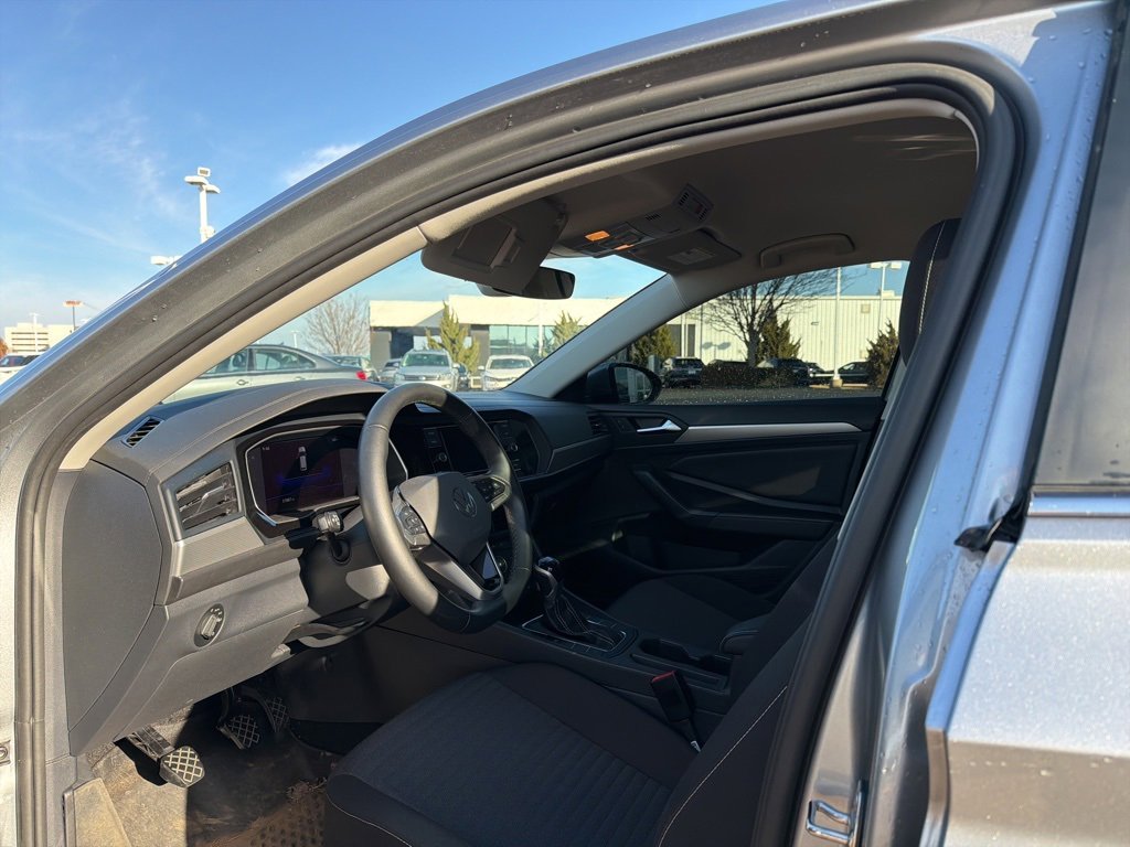 Used 2024 Volkswagen Jetta S image 9