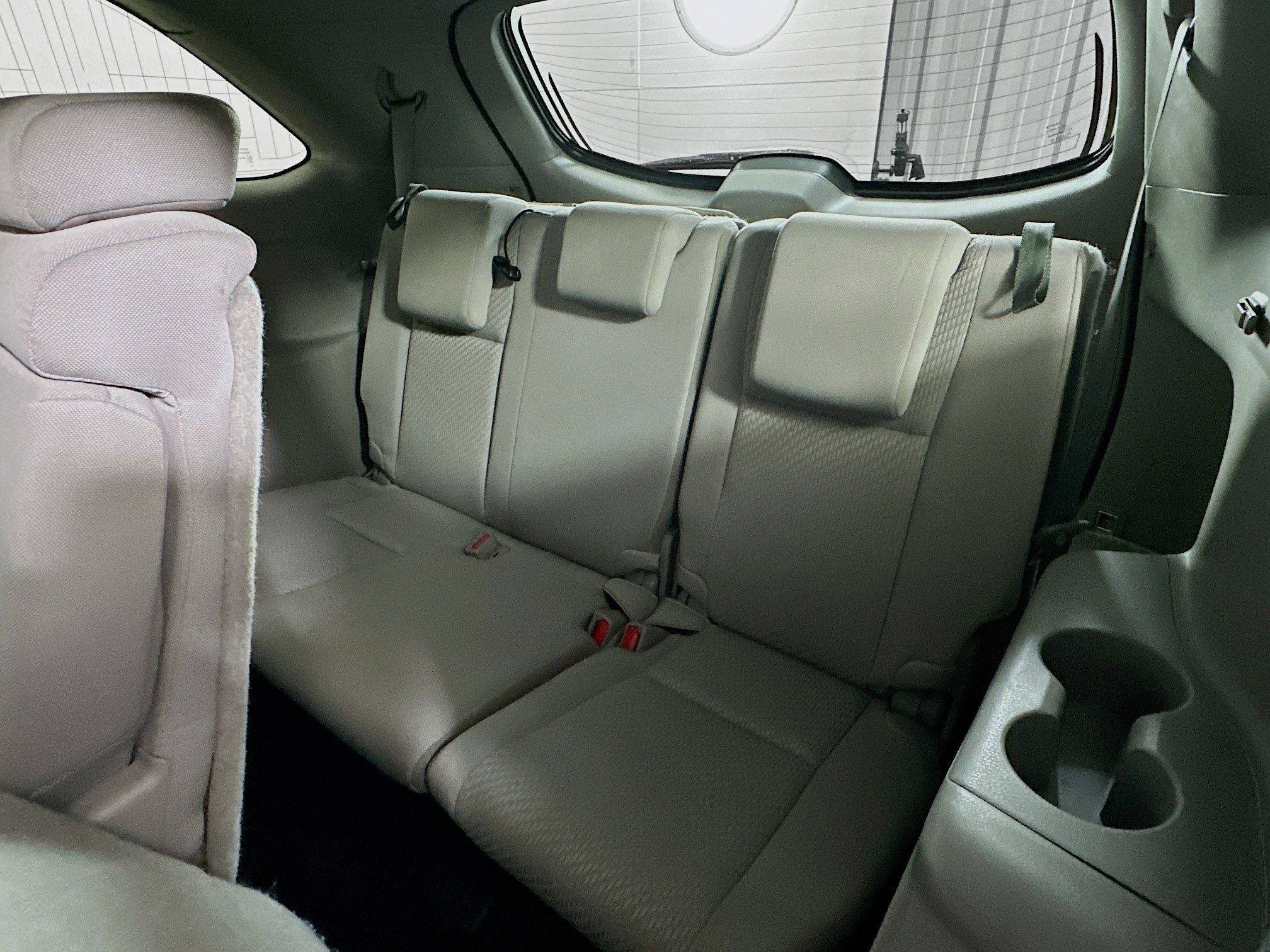 Used 2019 Toyota Highlander LE image 27