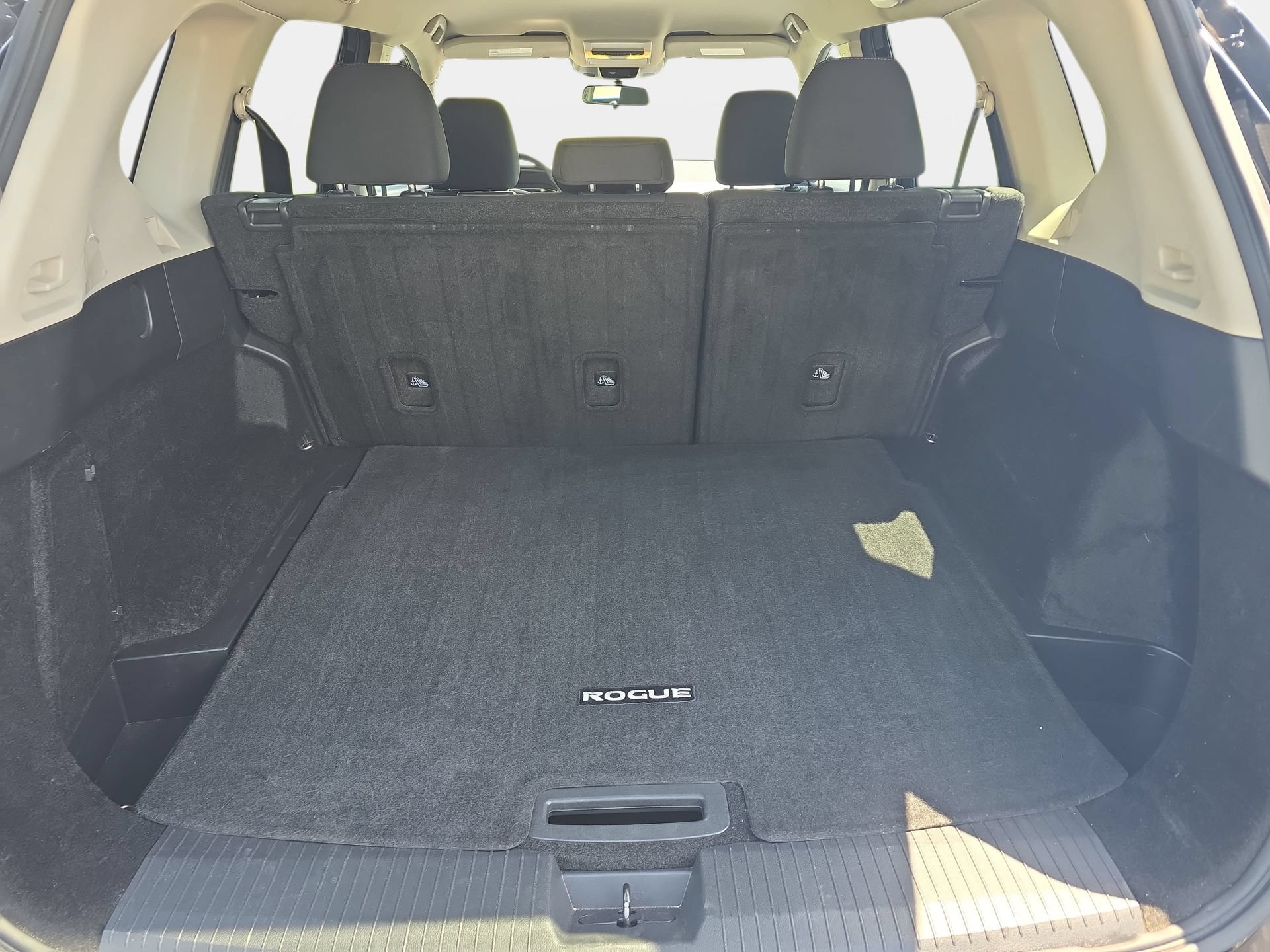 Used 2024 Nissan Rogue S FWD image 12