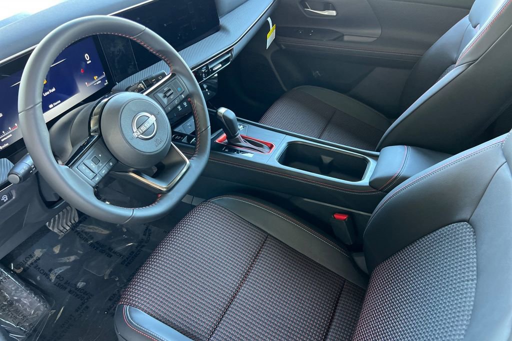 New 2025 Nissan Kicks SR w/ Illumination Package image 7