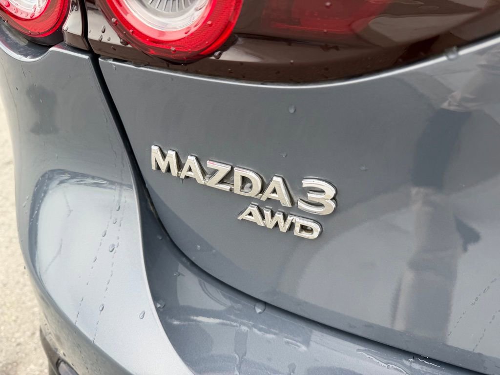 Used 2021 MAZDA MAZDA3 Hatchback w/ Appearance Package image 12