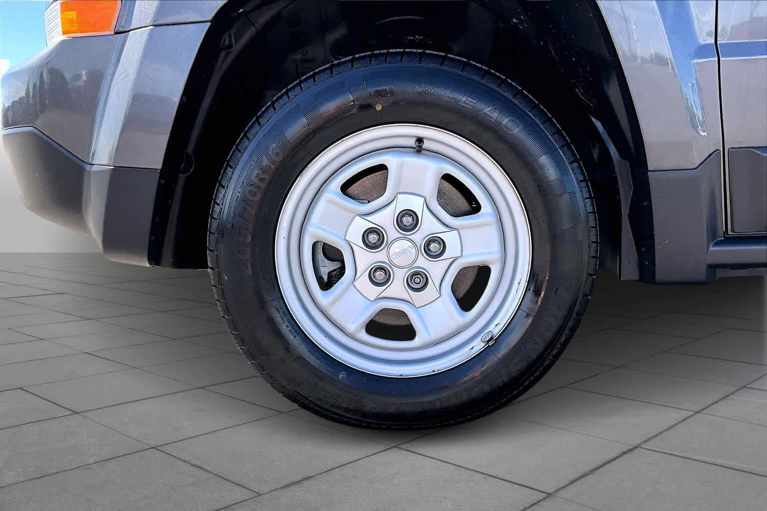 Used 2016 Jeep Patriot Sport FWD image 10
