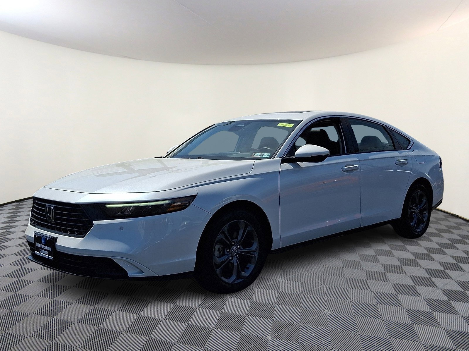 Used 2024 Honda Accord EX-L image 3