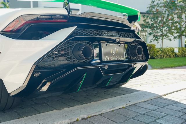 Used 2023 Lamborghini Huracan Tecnica RWD image 46