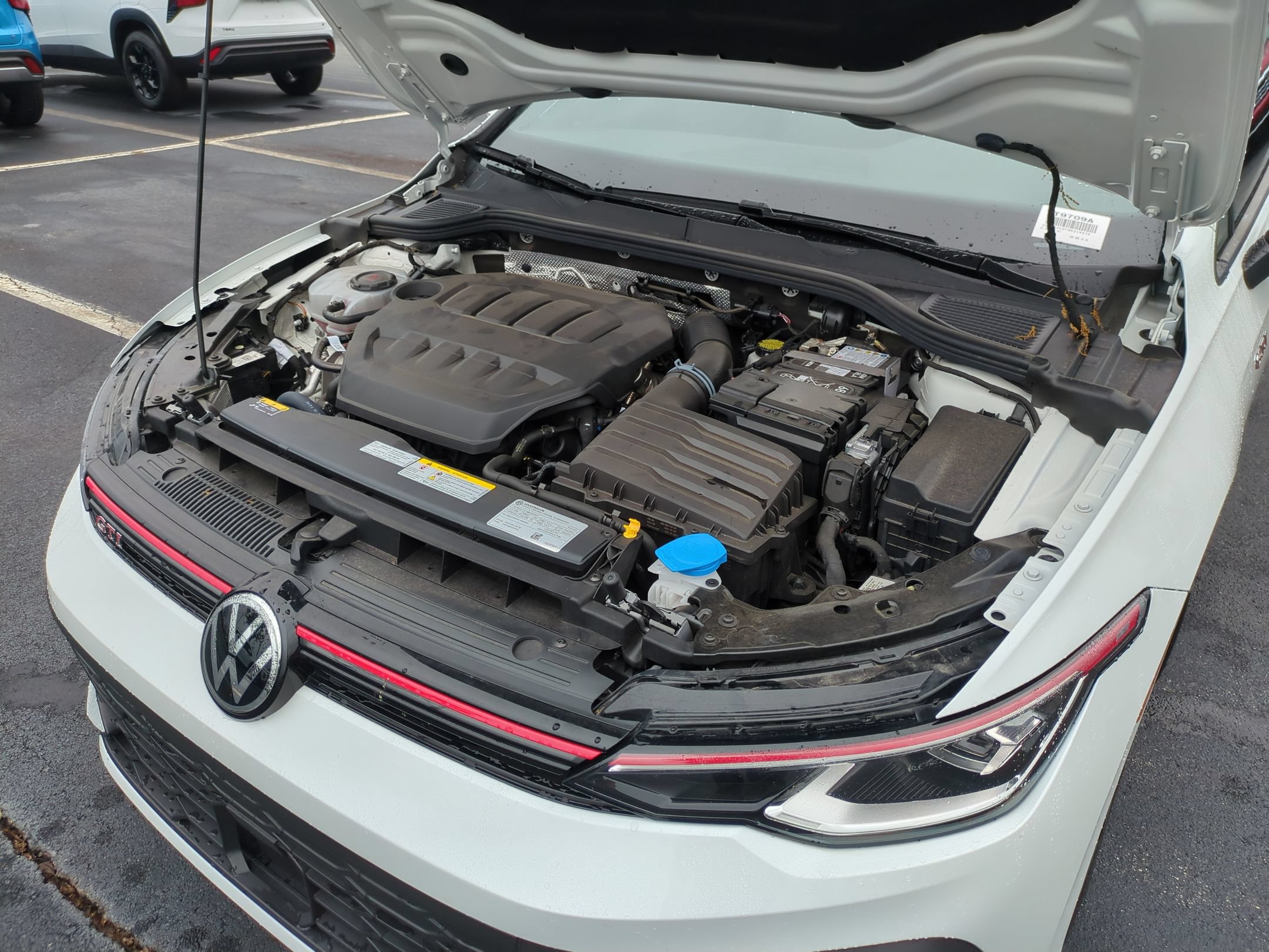 Used 2025 Volkswagen Golf SE FWD image 33