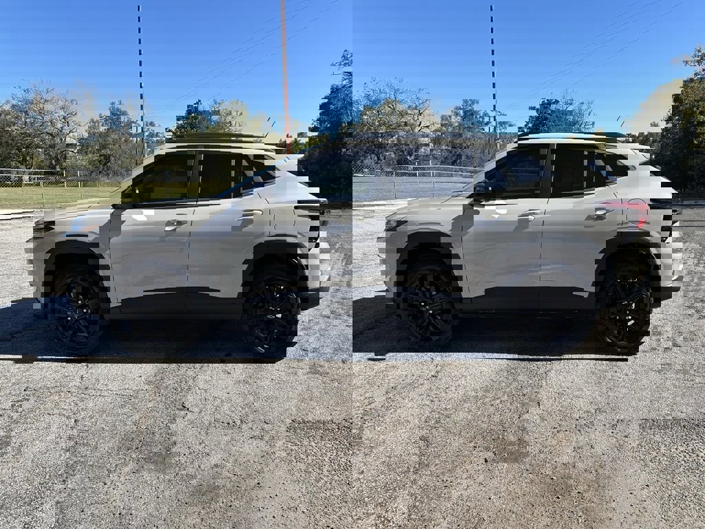 New 2026 Chevrolet Trax ACTIV w/ Driver Confidence Package image 2