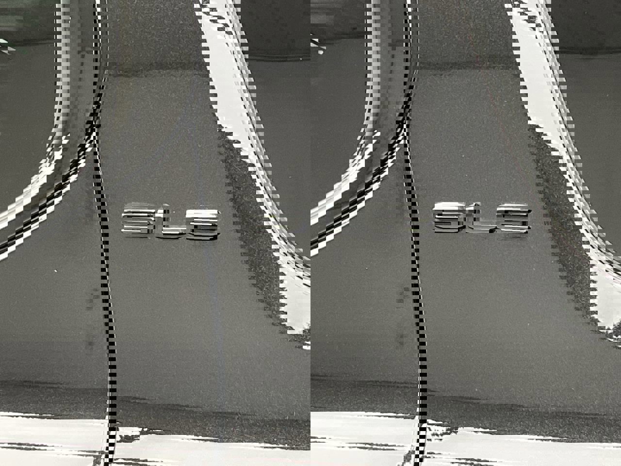 Certified 2023 GMC Acadia SLE w/ Driver Convenience Package image 36