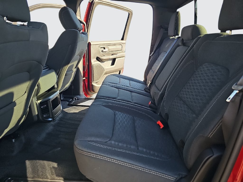 New 2027 RAM 1500 Express AWD/4WD image 13