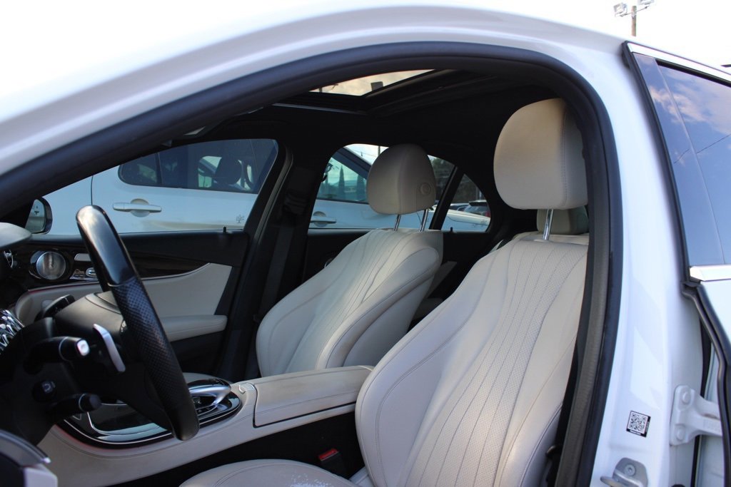 Certified 2017 Mercedes-Benz E 300 4MATIC image 5
