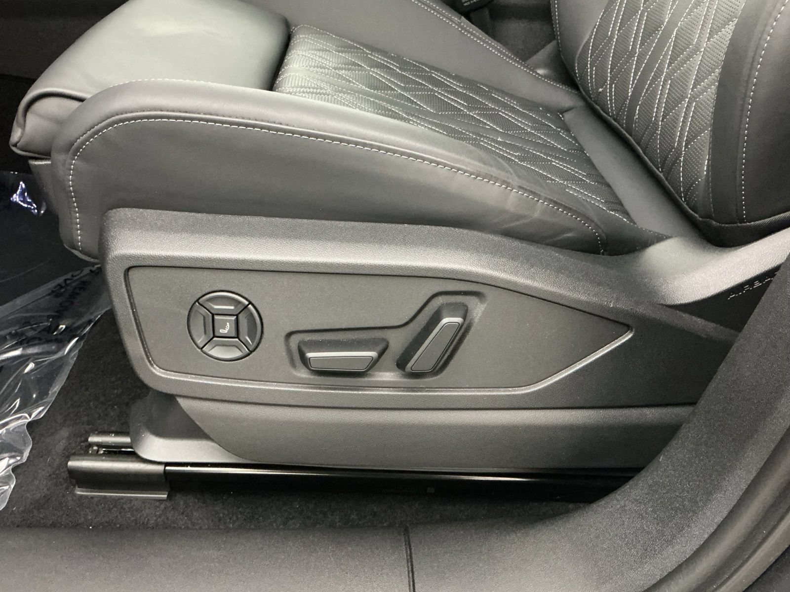 Used 2025 Audi SQ5 Premium Plus w/ Premium Plus Package AWD/4WD image 13