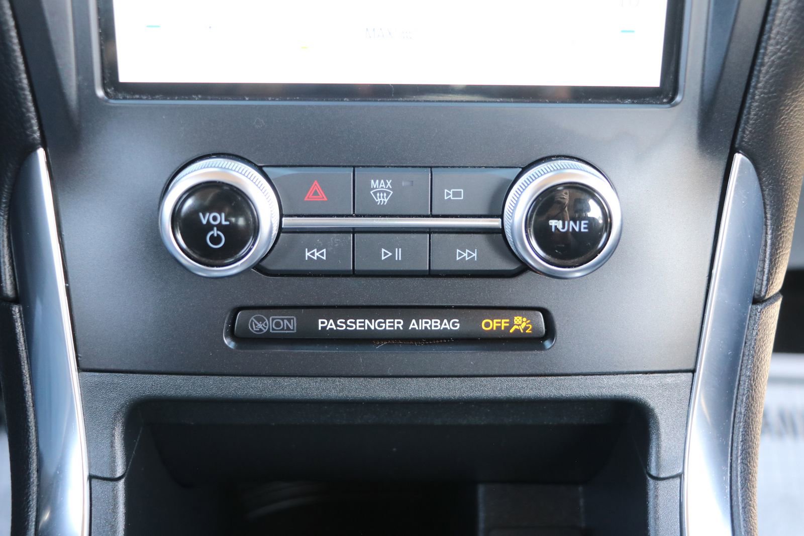 Used 2024 Ford Edge Titanium image 22