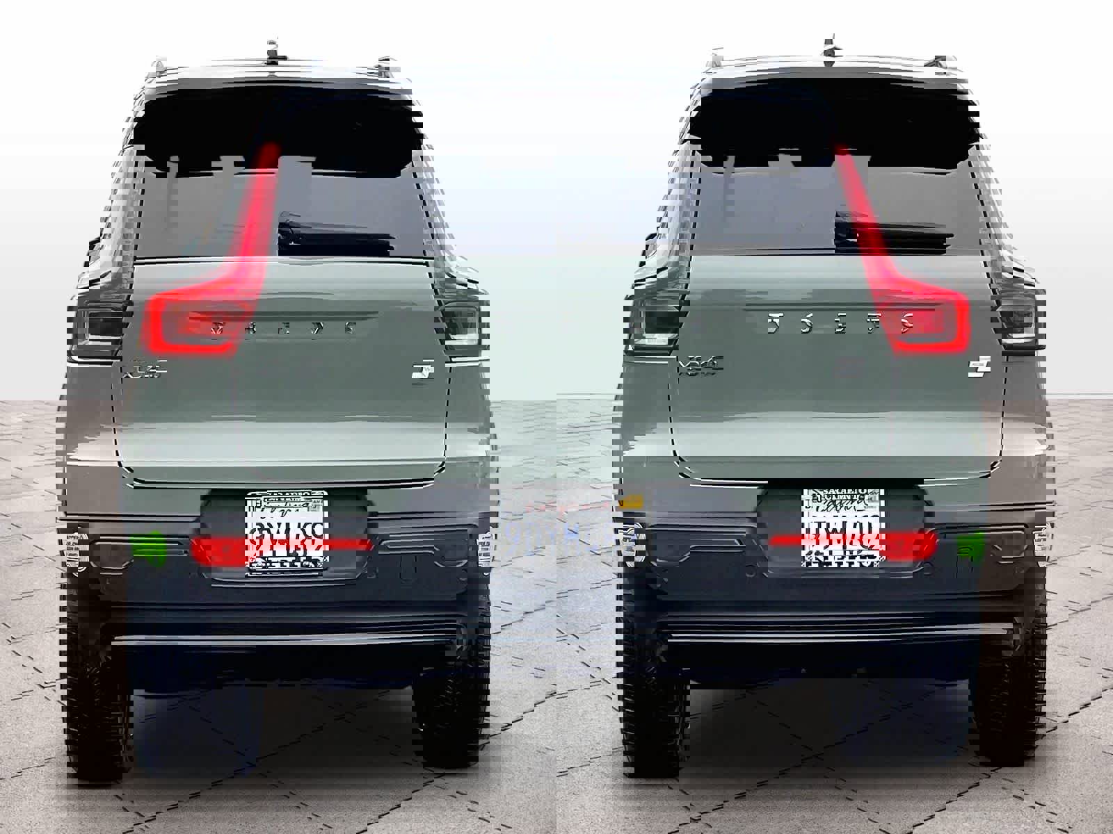 Used 2023 Volvo XC40 Recharge Ultimate image 7