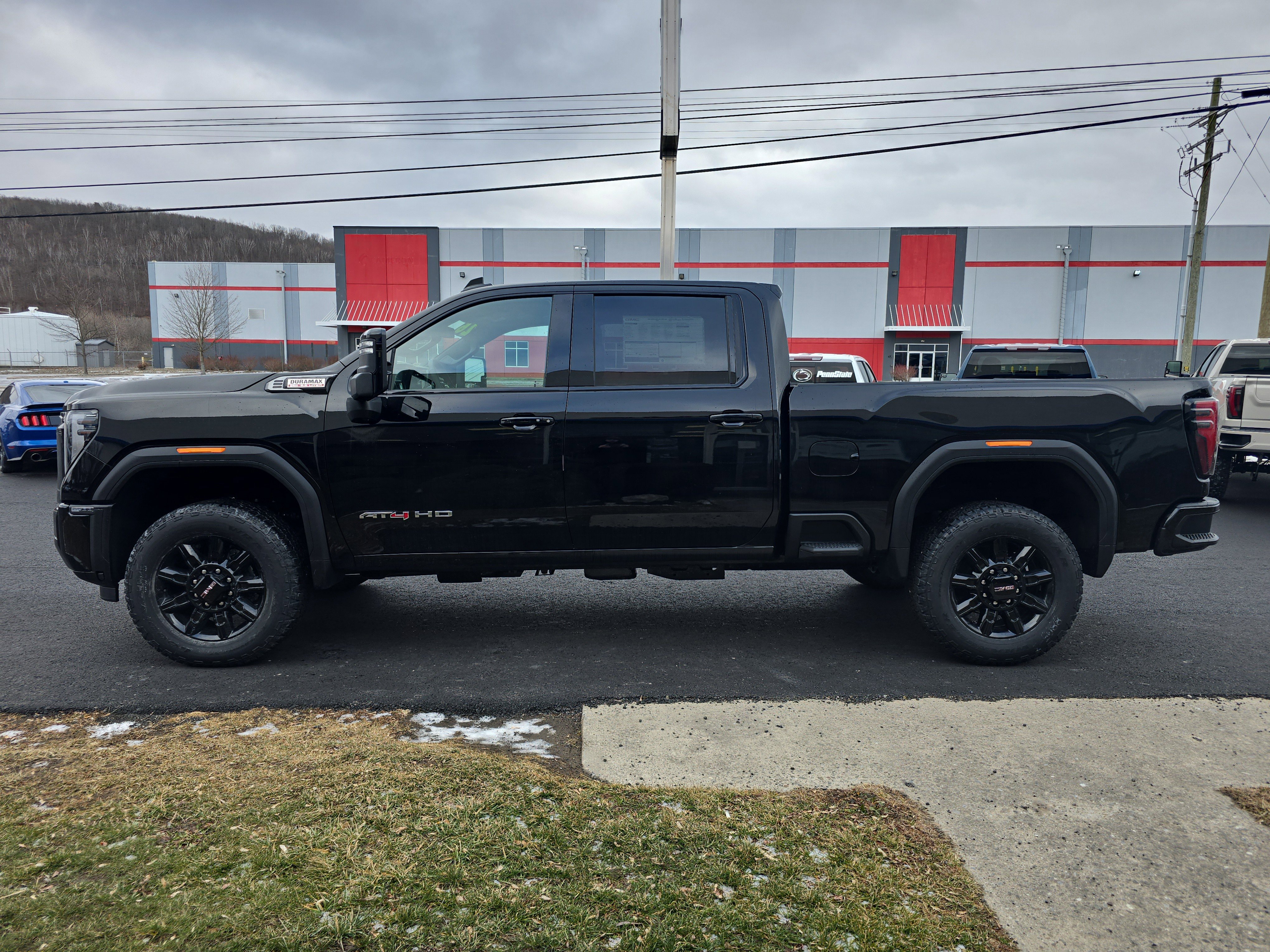 New 2026 GMC Sierra 2500 AT4 image 7