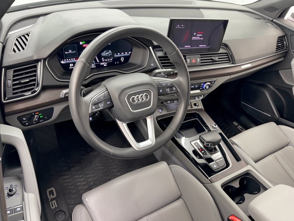 Used 2023 Audi Q5 2.0T Premium Plus w/ Premium Plus Package AWD/4WD image 4