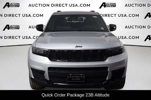 Used 2023 Jeep Grand Cherokee L Laredo AWD/4WD image 2