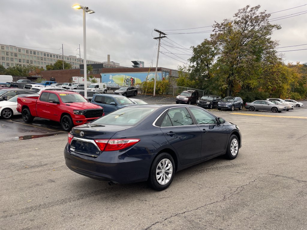 Used 2016 Toyota Camry LE FWD image 5