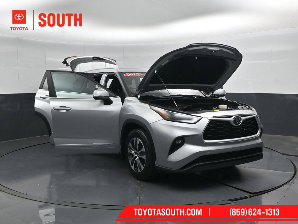 Used 2023 Toyota Highlander XLE AWD/4WD image 60