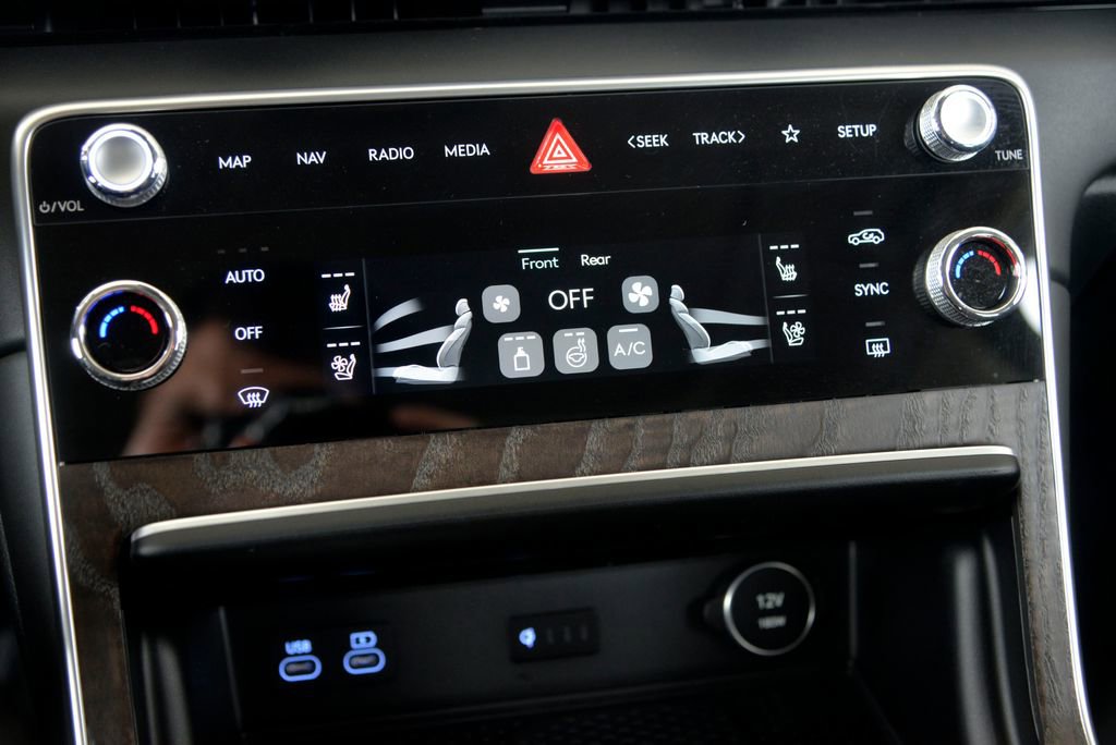 Used 2025 Genesis GV80 3.5T Advanced image 24