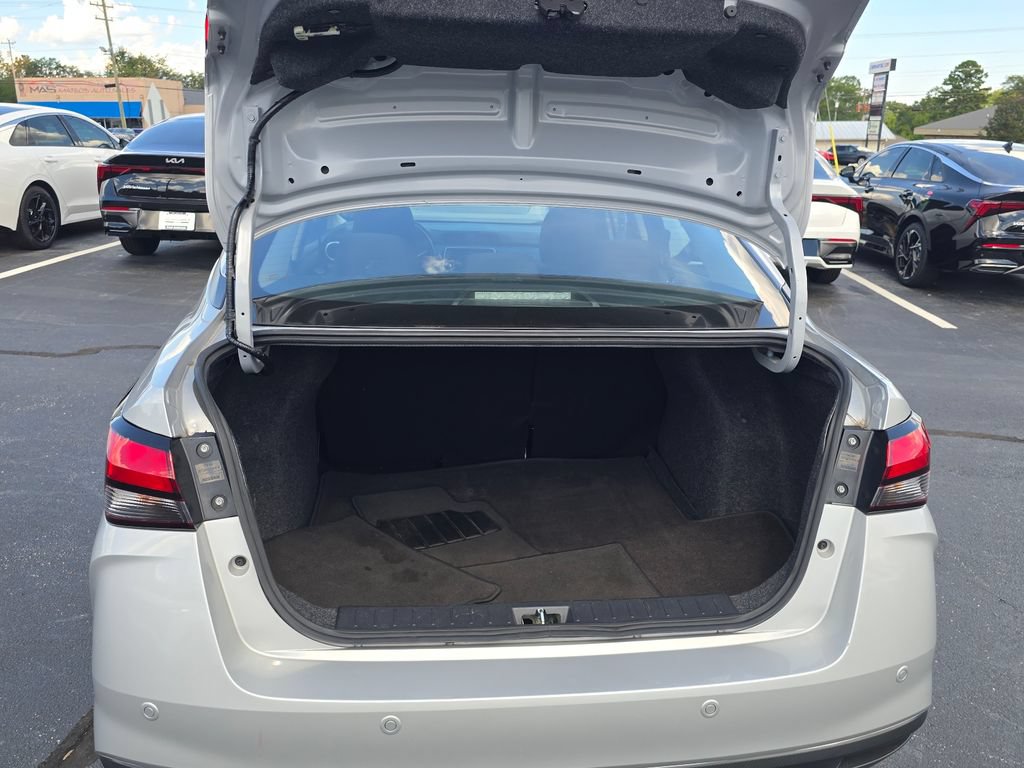 Used 2025 Nissan Versa SV FWD image 13