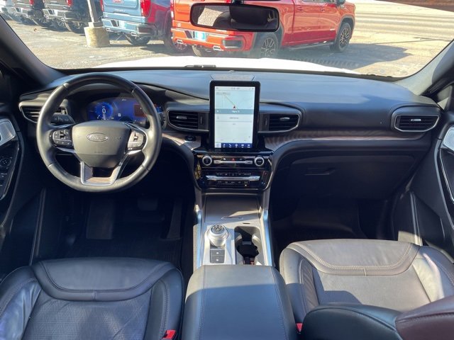 Used 2022 Ford Explorer Platinum w/ Equipment Group 601A image 22