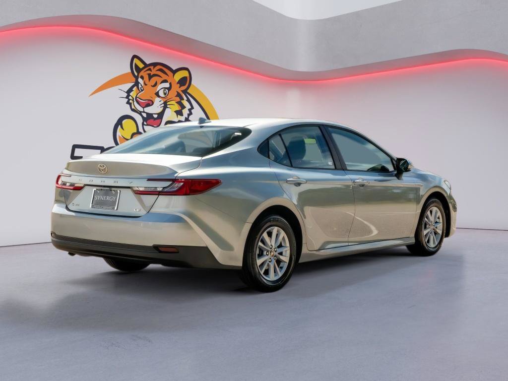 Used 2026 Toyota Camry LE FWD image 5