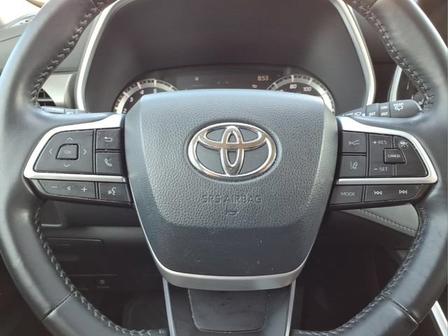 Used 2022 Toyota Highlander XLE AWD/4WD image 26