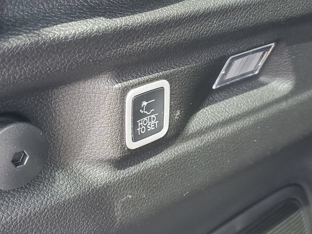 New 2026 Jeep Grand Cherokee L Limited w/ Luxury Tech Group II AWD/4WD image 9