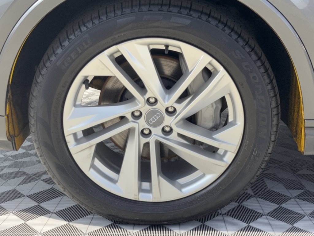 Used 2020 Audi Q7 3.0T Prestige AWD/4WD image 13