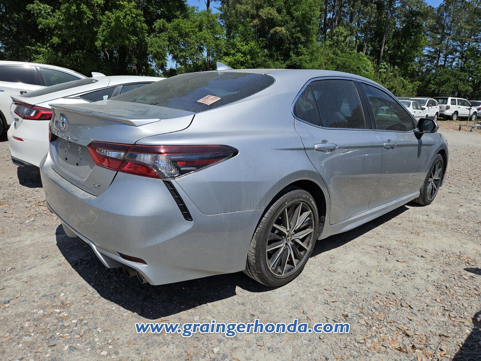 Used 2021 Toyota Camry SE w/ Convenience Package FWD image 6