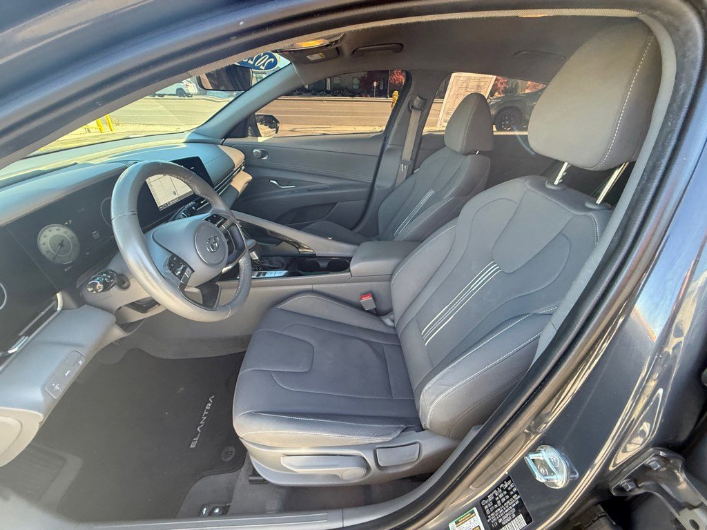 Used 2023 Hyundai Elantra SEL w/ Convenience Package image 28