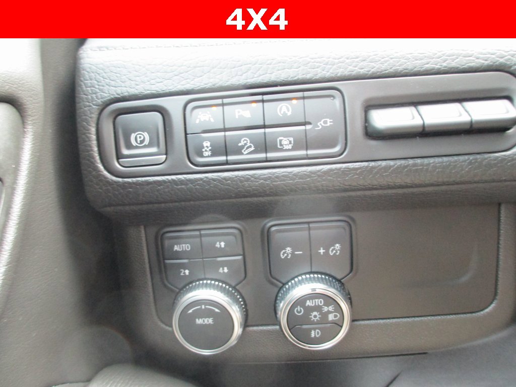 Used 2022 GMC Yukon XL Denali image 29