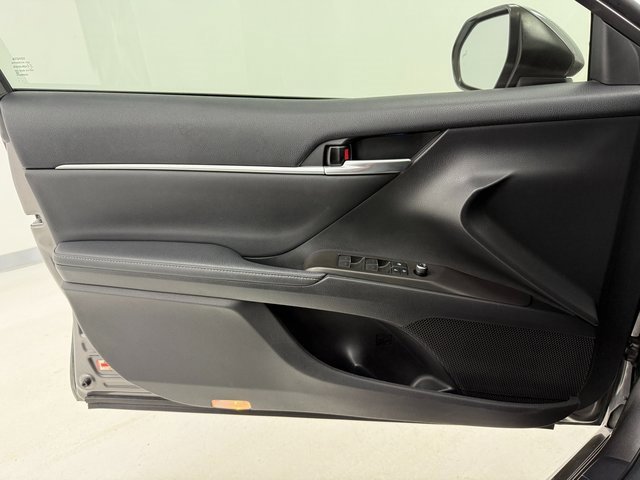 Used 2021 Toyota Camry XSE image 17