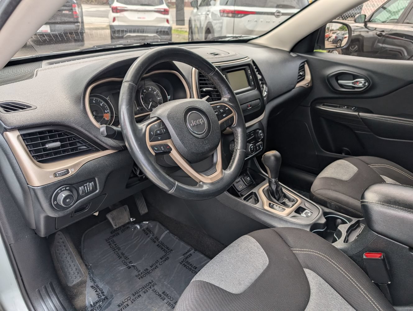 Used 2014 Jeep Cherokee Latitude FWD image 12