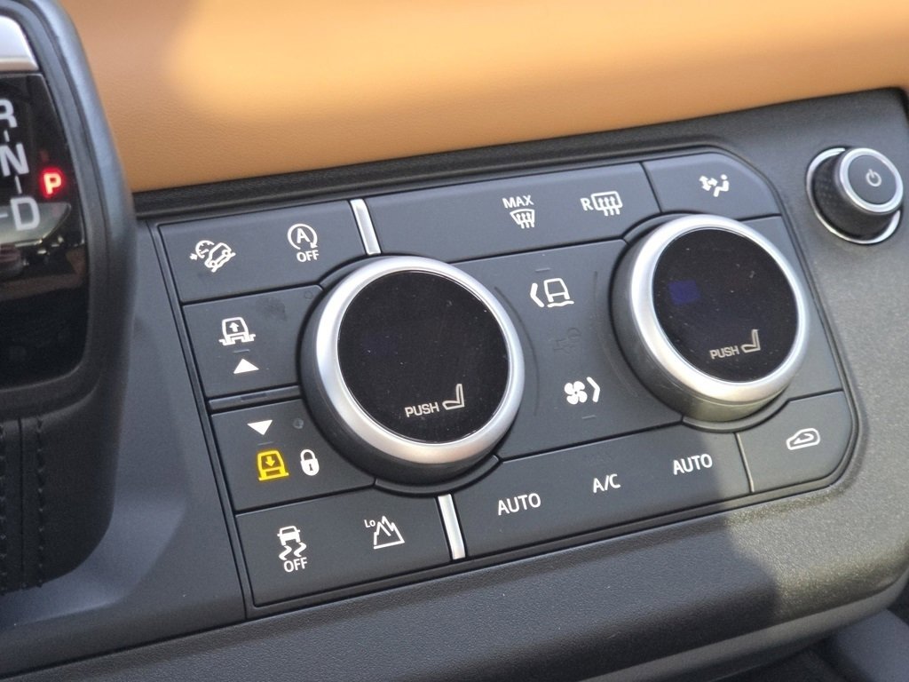 Used 2024 Land Rover Defender 110 X-Dynamic SE image 22