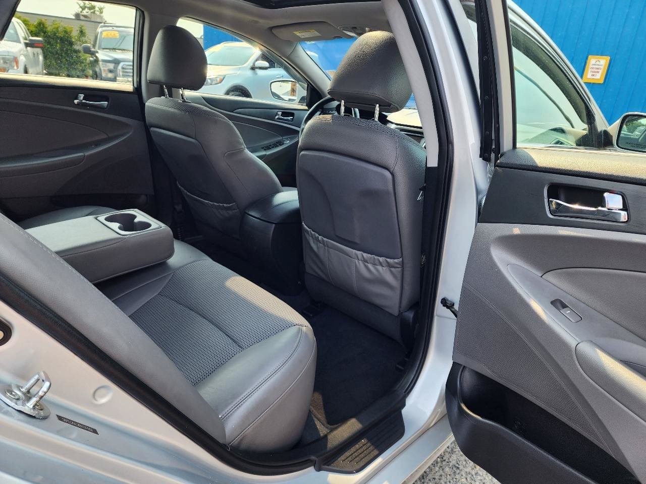 Used 2011 Hyundai Sonata SE w/ Navigation & Sunroof Pkg 4 FWD image 22