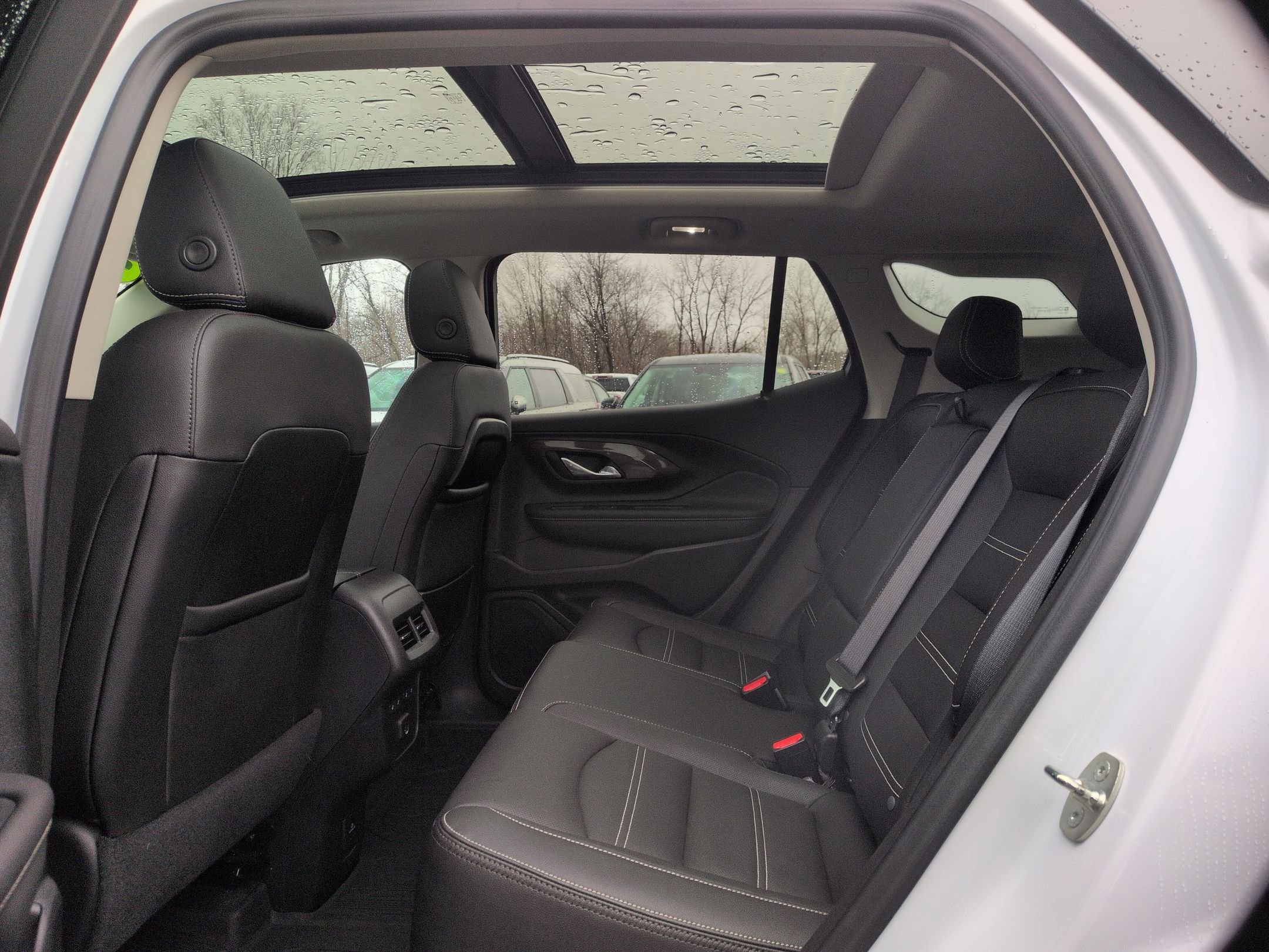 Used 2023 GMC Terrain Denali w/ Denali Premium Package image 15