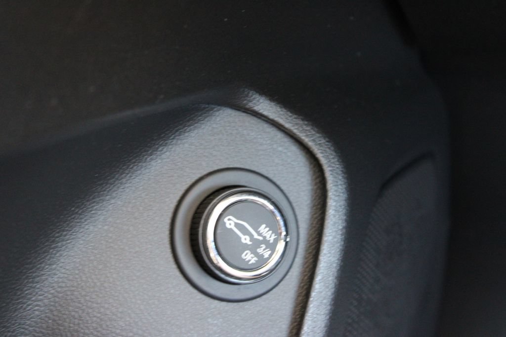 Used 2025 Chevrolet TrailBlazer LT w/ Convenience Package FWD image 43