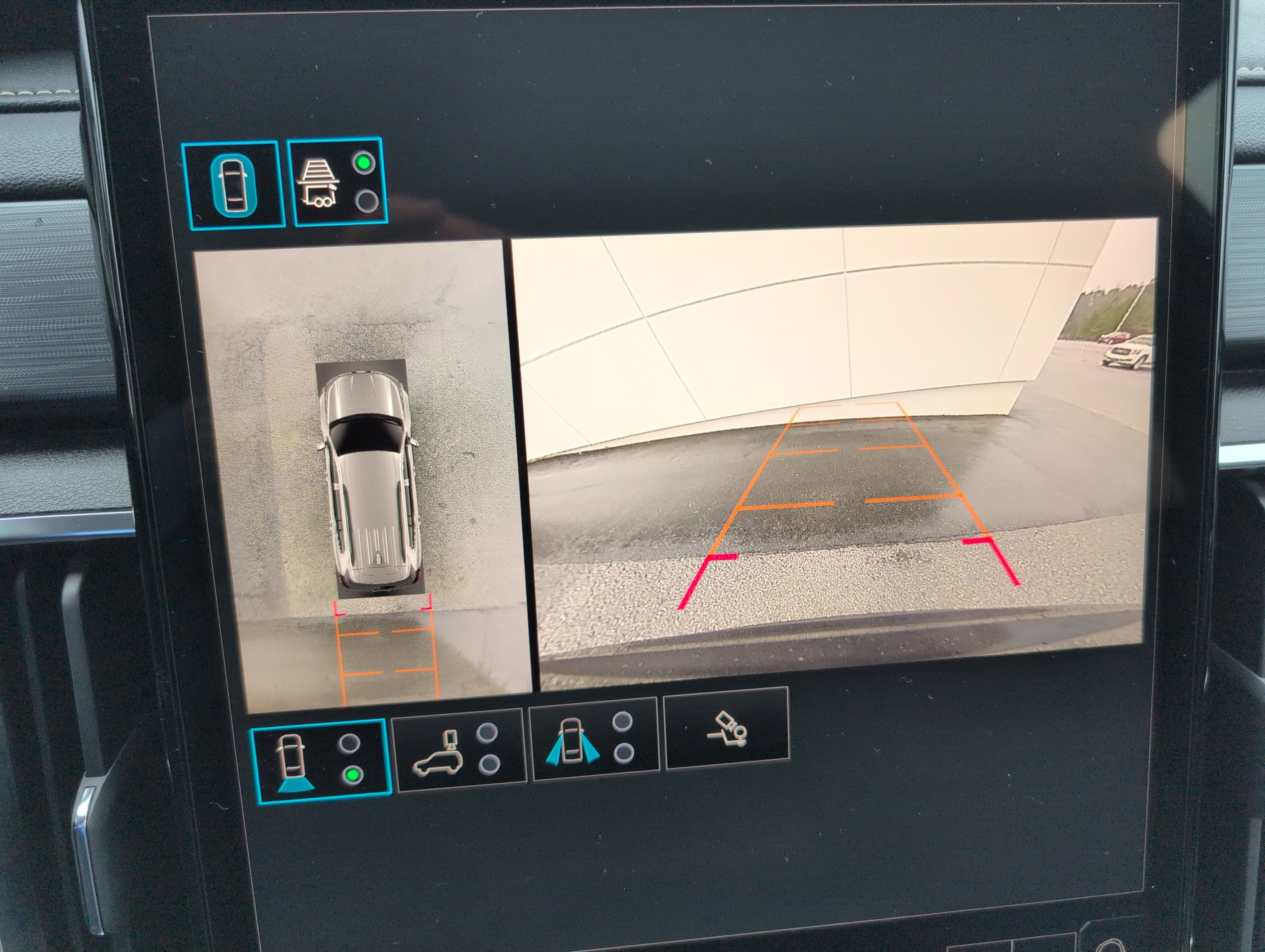 Used 2025 GMC Acadia Elevation image 23