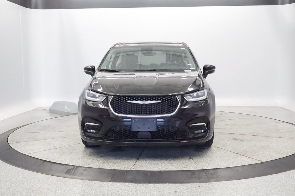 Certified 2023 Chrysler Pacifica Touring-L FWD image 11