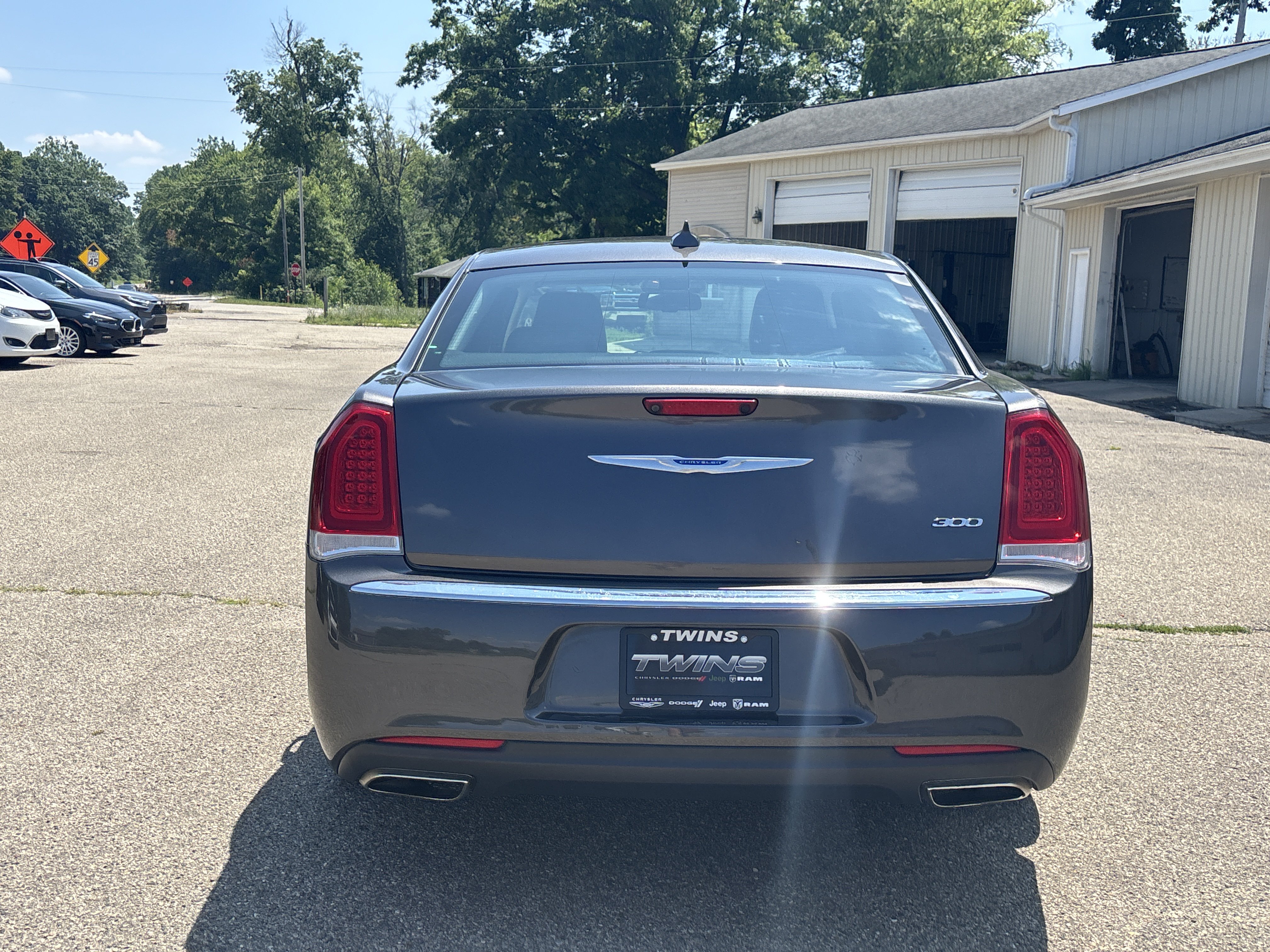 Used 2020 Chrysler 300 Touring L w/ Value Package RWD image 4