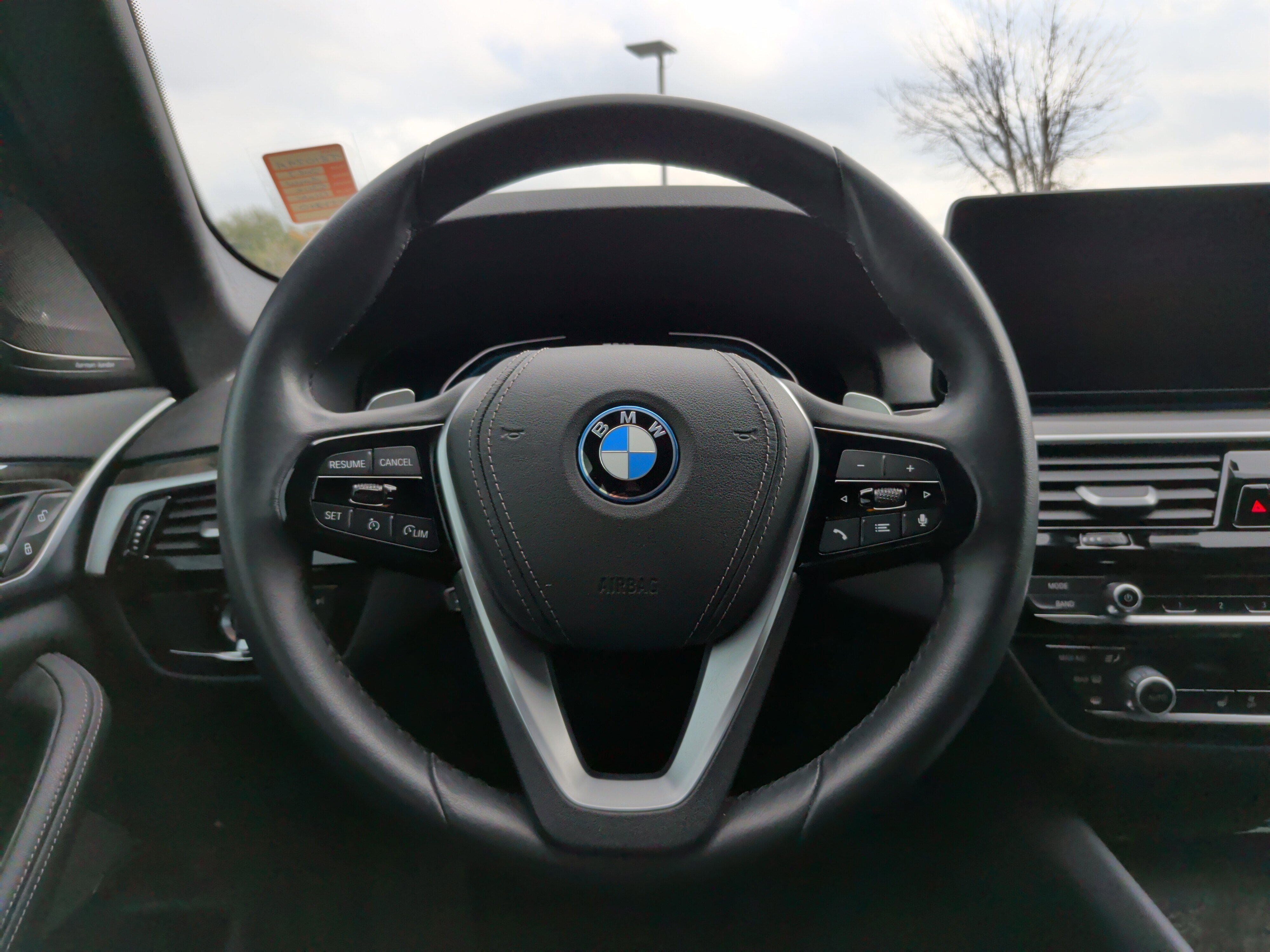 Certified 2023 BMW 530e w/ Premium Package image 20