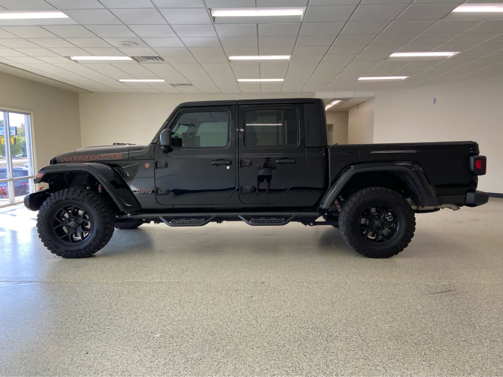 Used 2023 Jeep Gladiator Mojave w/ Cold Weather Group image 11