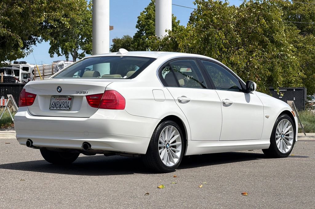 Used 2011 BMW 335i Sedan RWD image 4