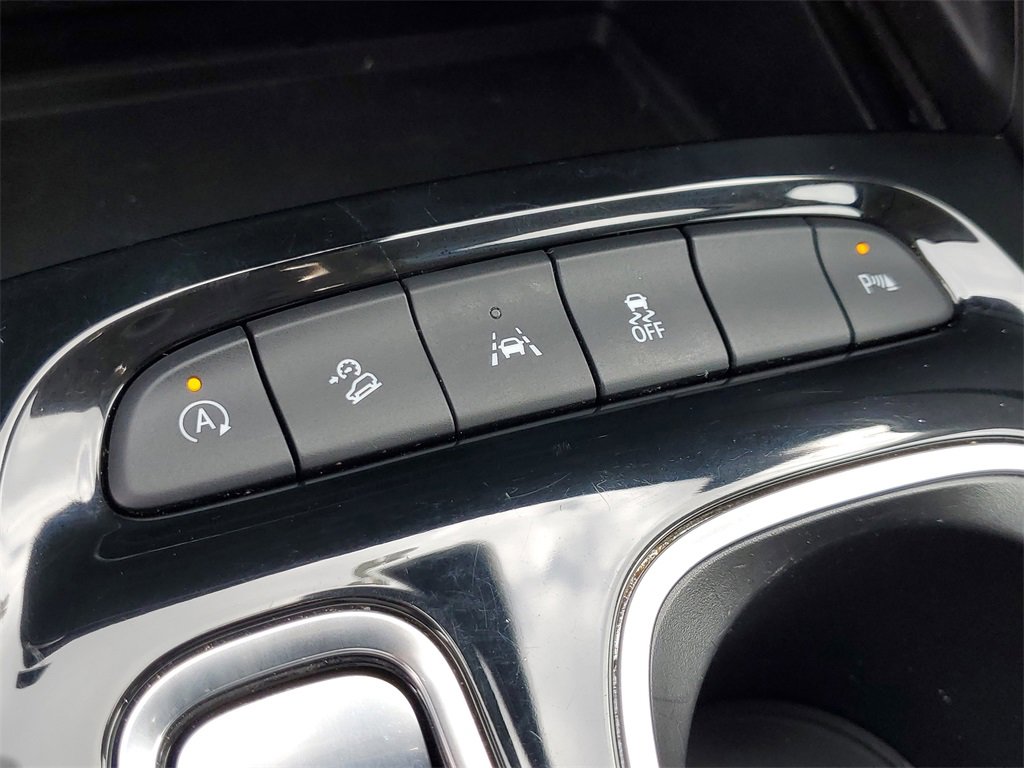 Certified 2021 Buick Envision Essence w/ Technology Package I image 34