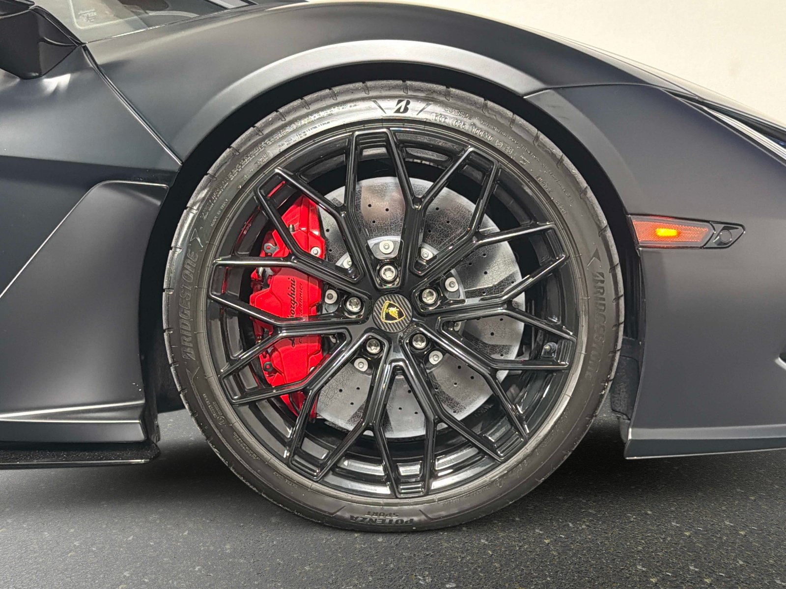 Used 2024 Lamborghini Revuelto AWD/4WD image 21