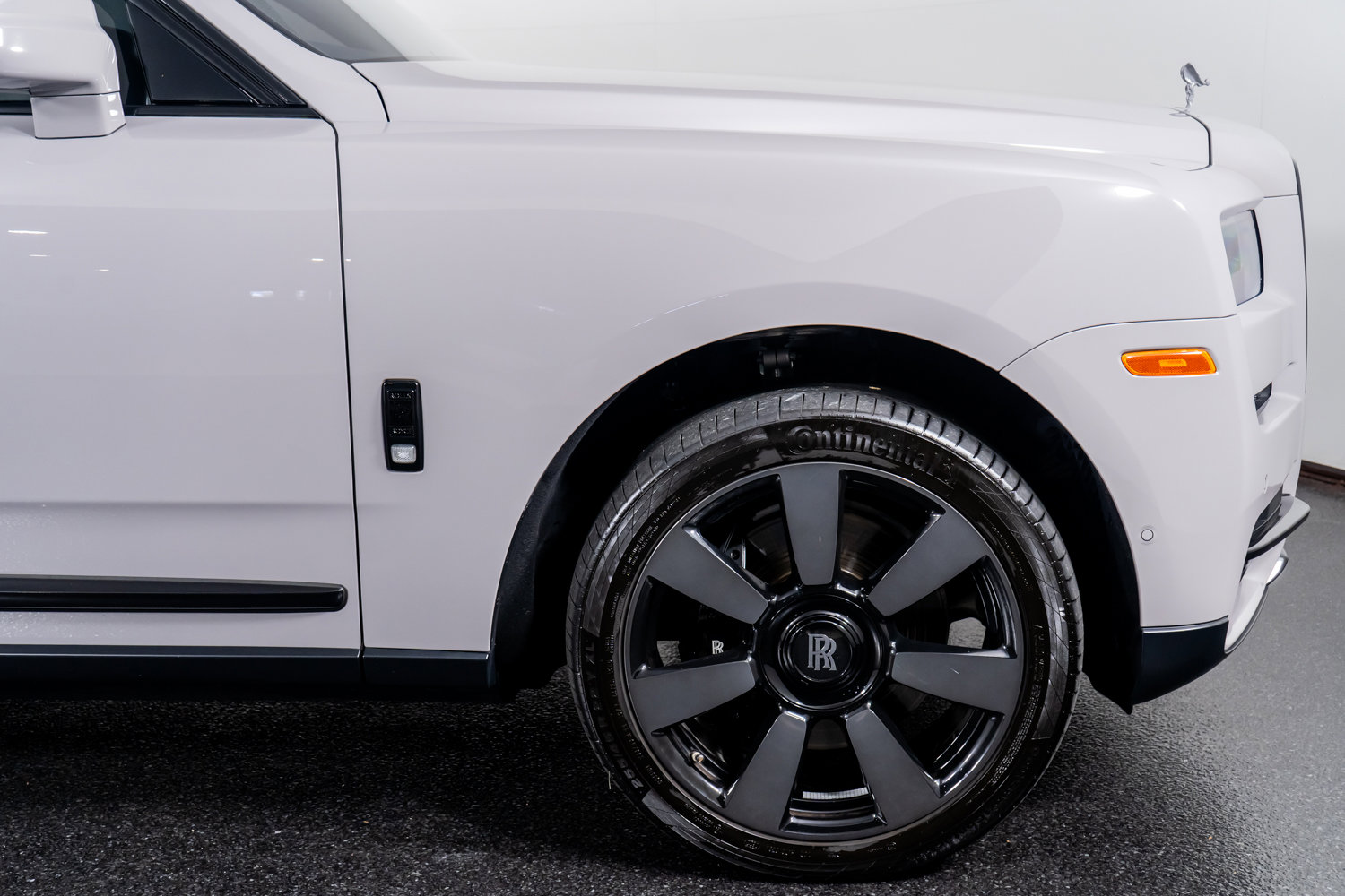 Used 2023 Rolls-Royce Cullinan image 6