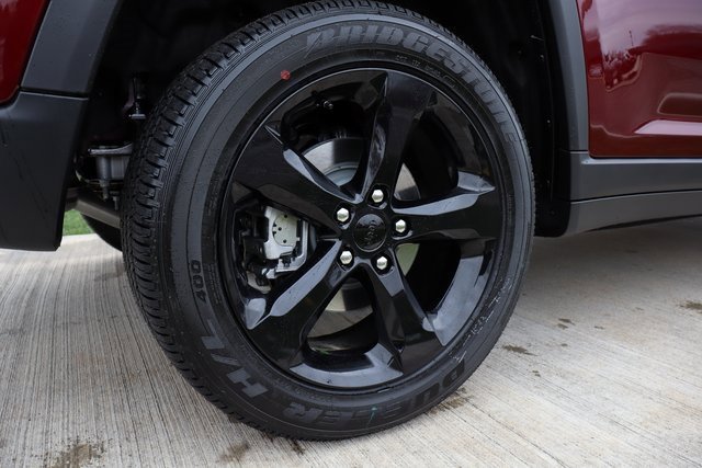 New 2025 Jeep Grand Cherokee Altitude image 31