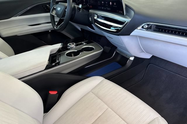 Certified 2024 Cadillac Lyriq Luxury RWD image 16